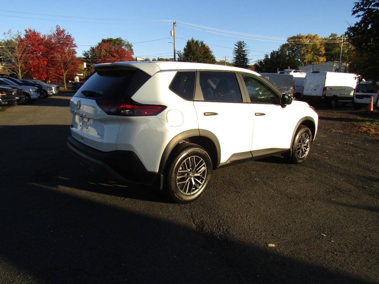 Used 2023 Nissan Rogue S AWD/4WD image 4