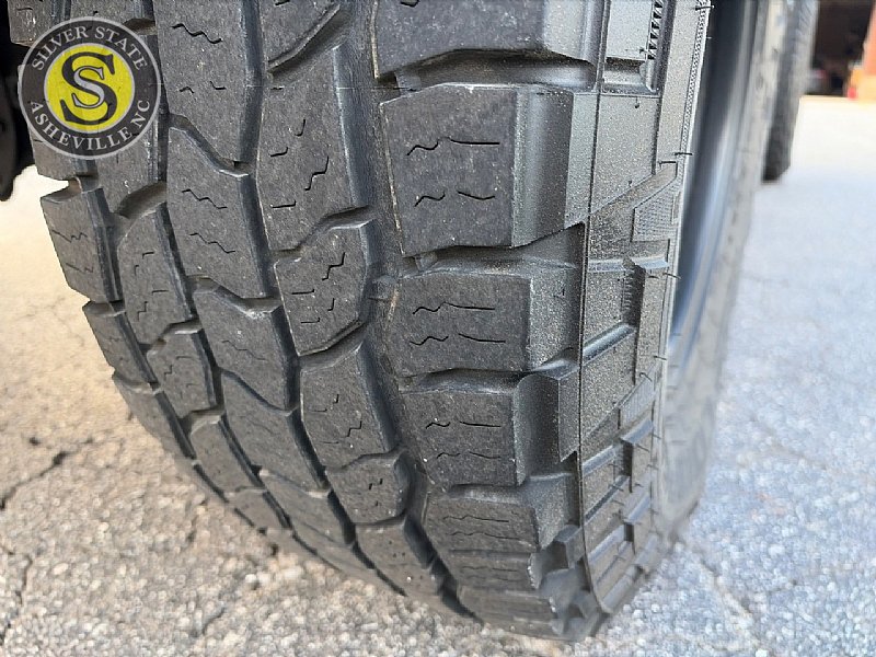 Used 2001 Jeep Cherokee Sport image 10