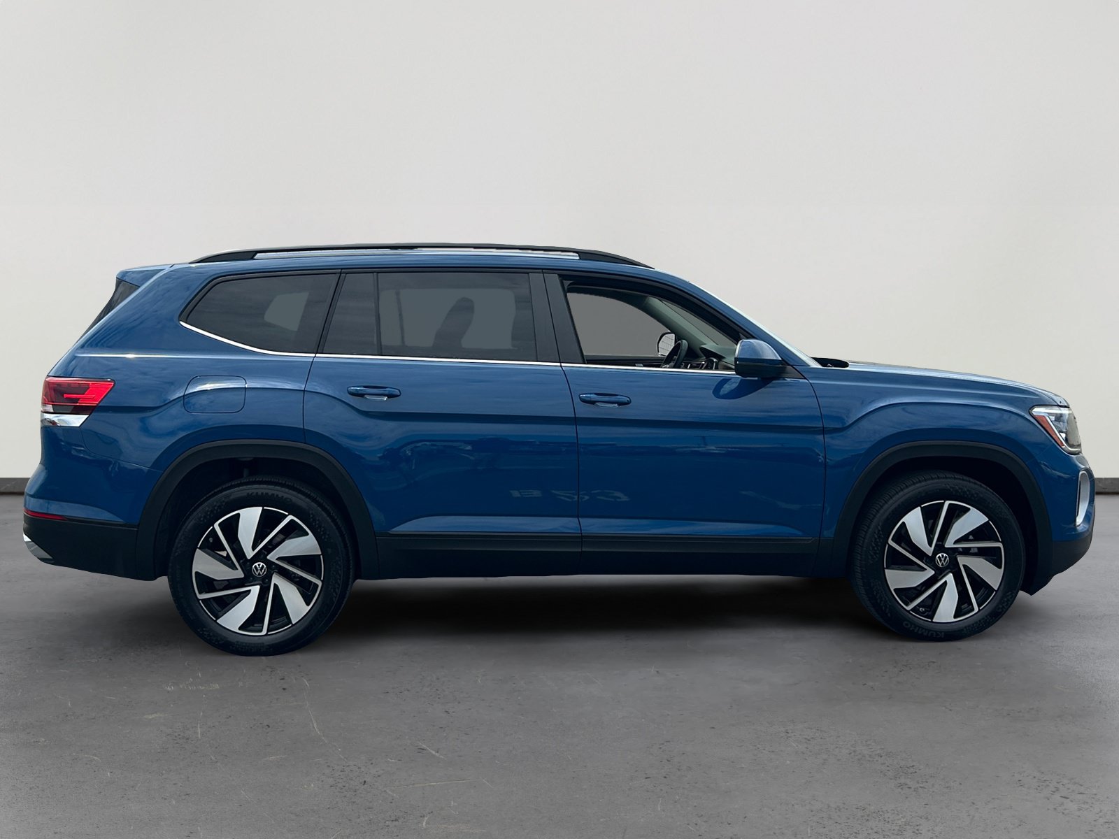 Certified 2026 Volkswagen Atlas SE FWD image 7