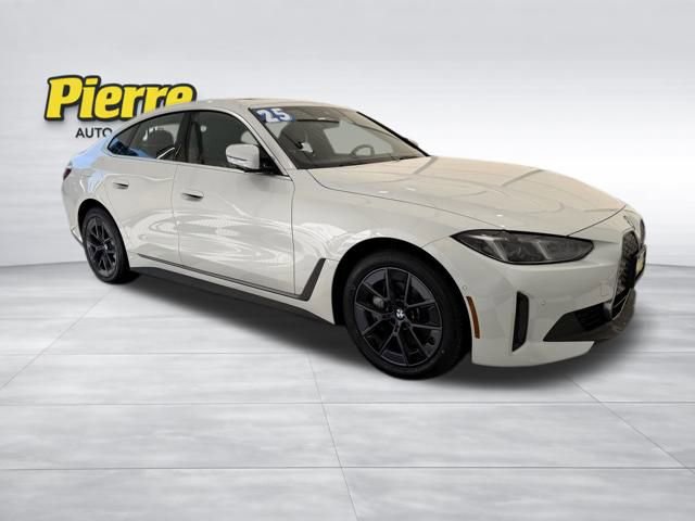 Used 2025 BMW i4 xDrive40i w/ Parking Assistance Package image 7