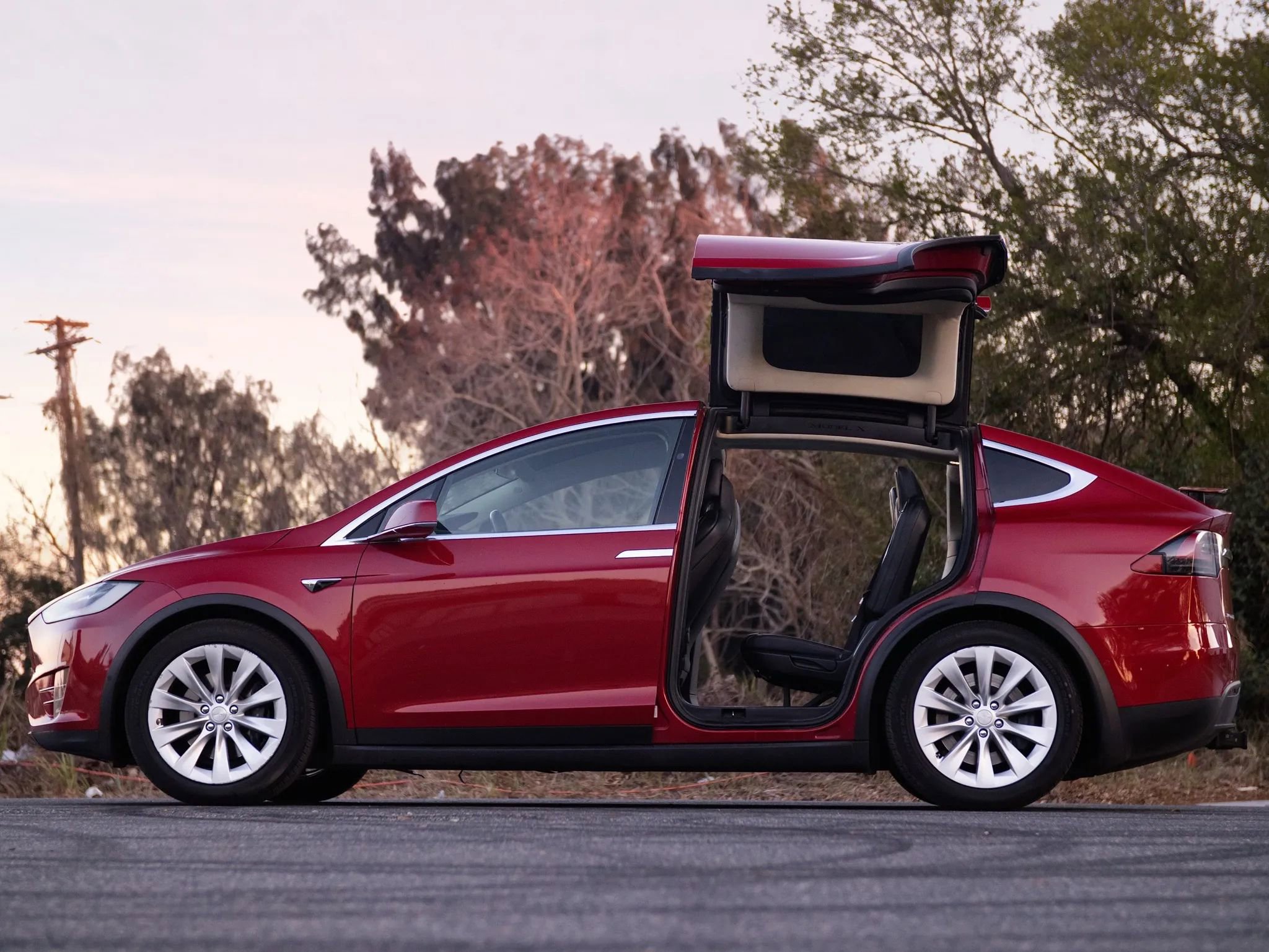 Used 2017 Tesla Model X 75D AWD/4WD image 27