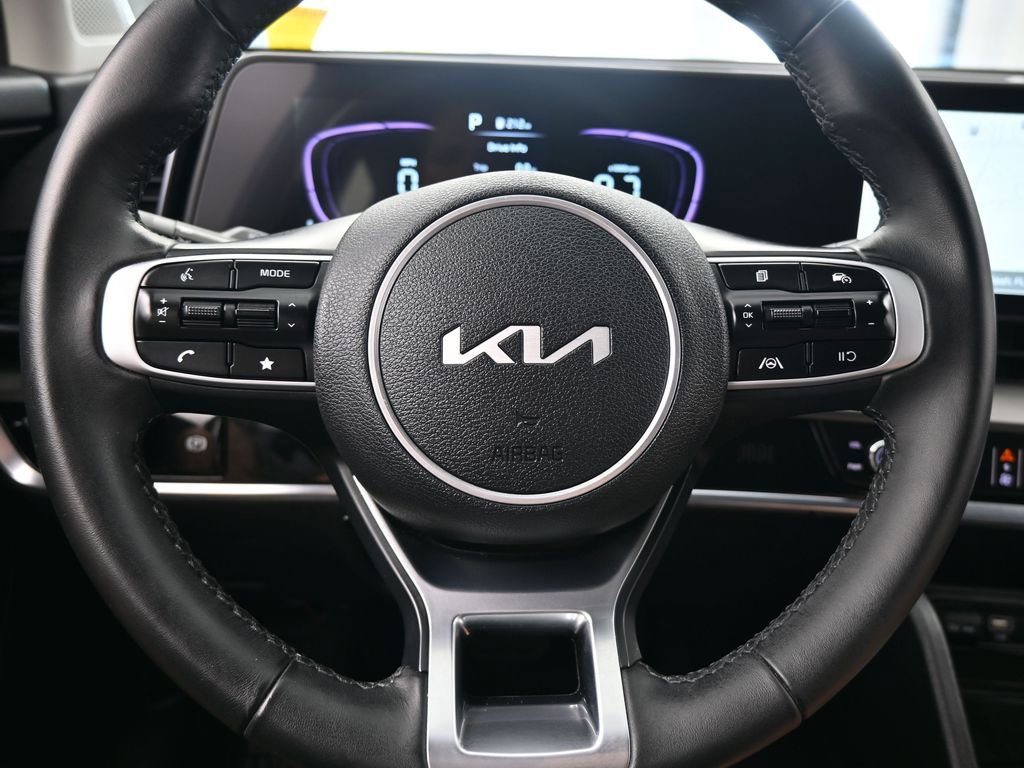 Used 2025 Kia Sportage EX image 29