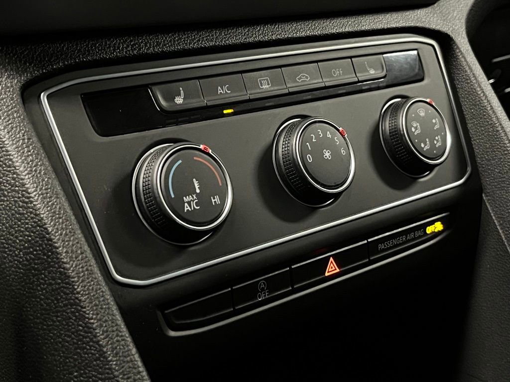 Used 2022 Volkswagen Atlas Cross Sport SE image 10