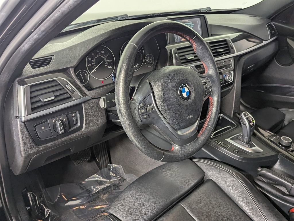 Used 2017 BMW 330i Sedan RWD image 11