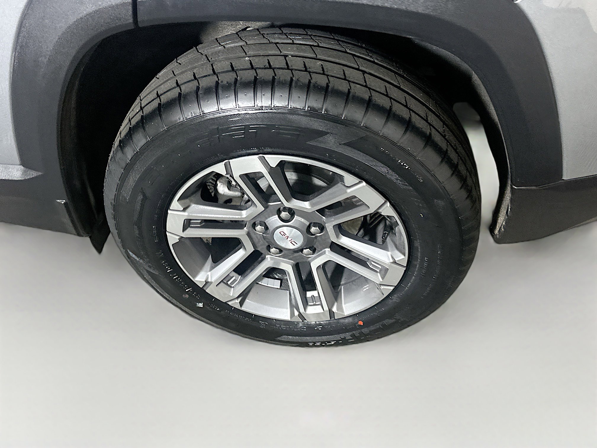 Used 2025 GMC Terrain Elevation image 11