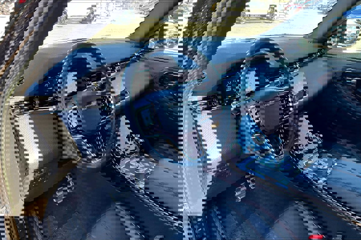 Used 2023 Land Rover Range Rover Evoque R-Dynamic S image 10