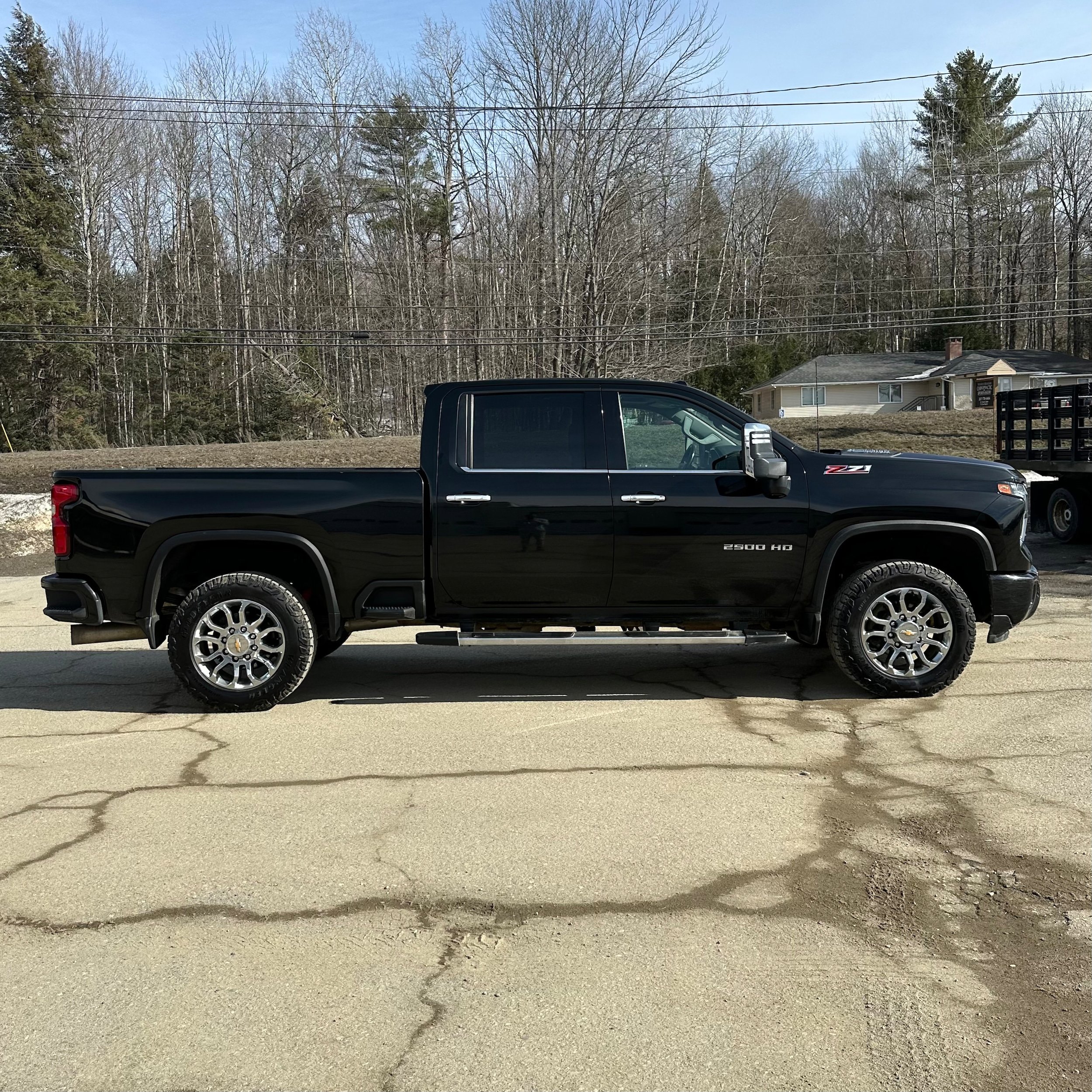 Used 2024 Chevrolet Silverado 2500 LTZ w/ LTZ Plus Package image 2