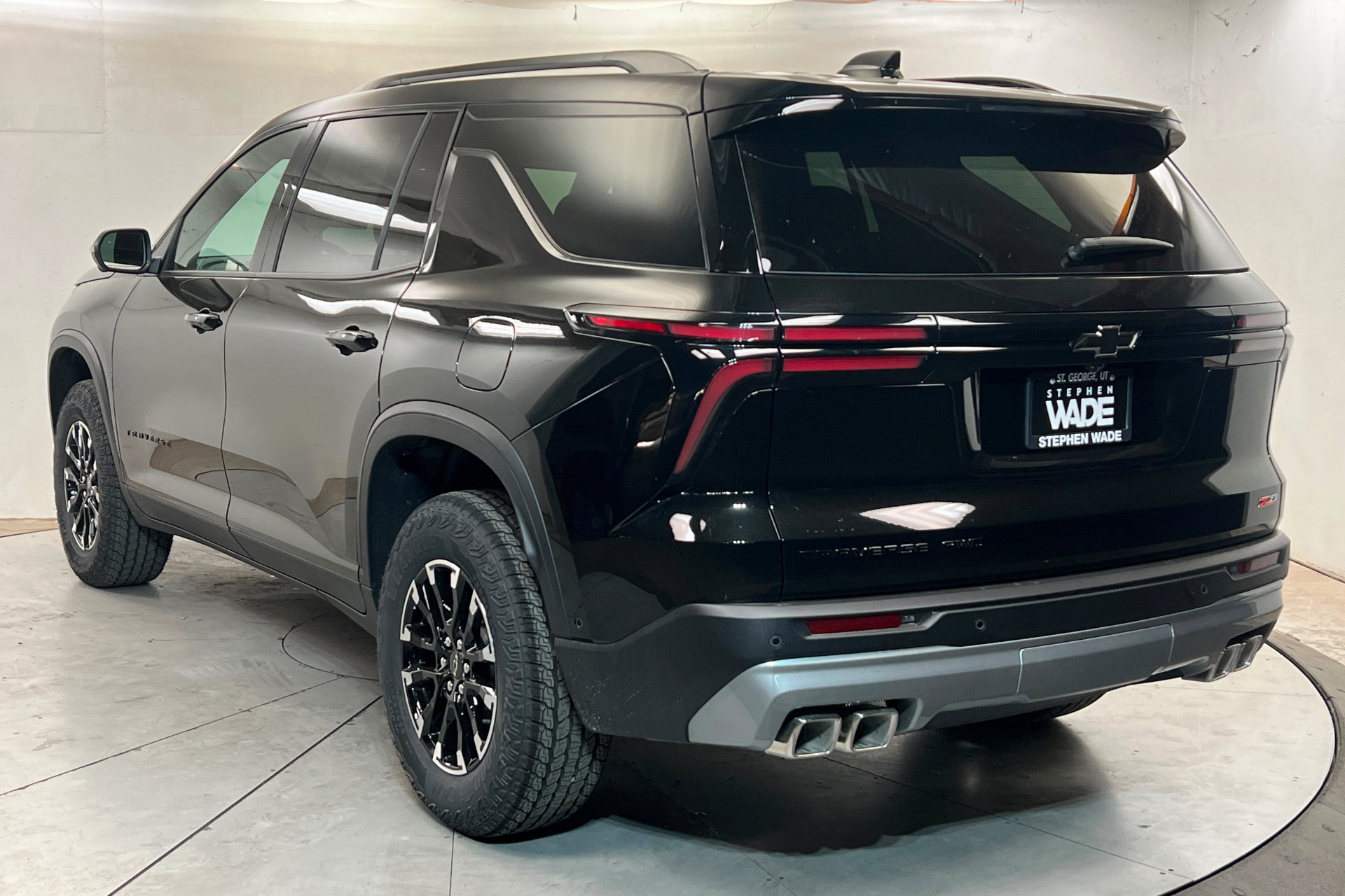 New 2026 Chevrolet Traverse Z71 w/ Enhanced Driving Package AWD/4WD image 3