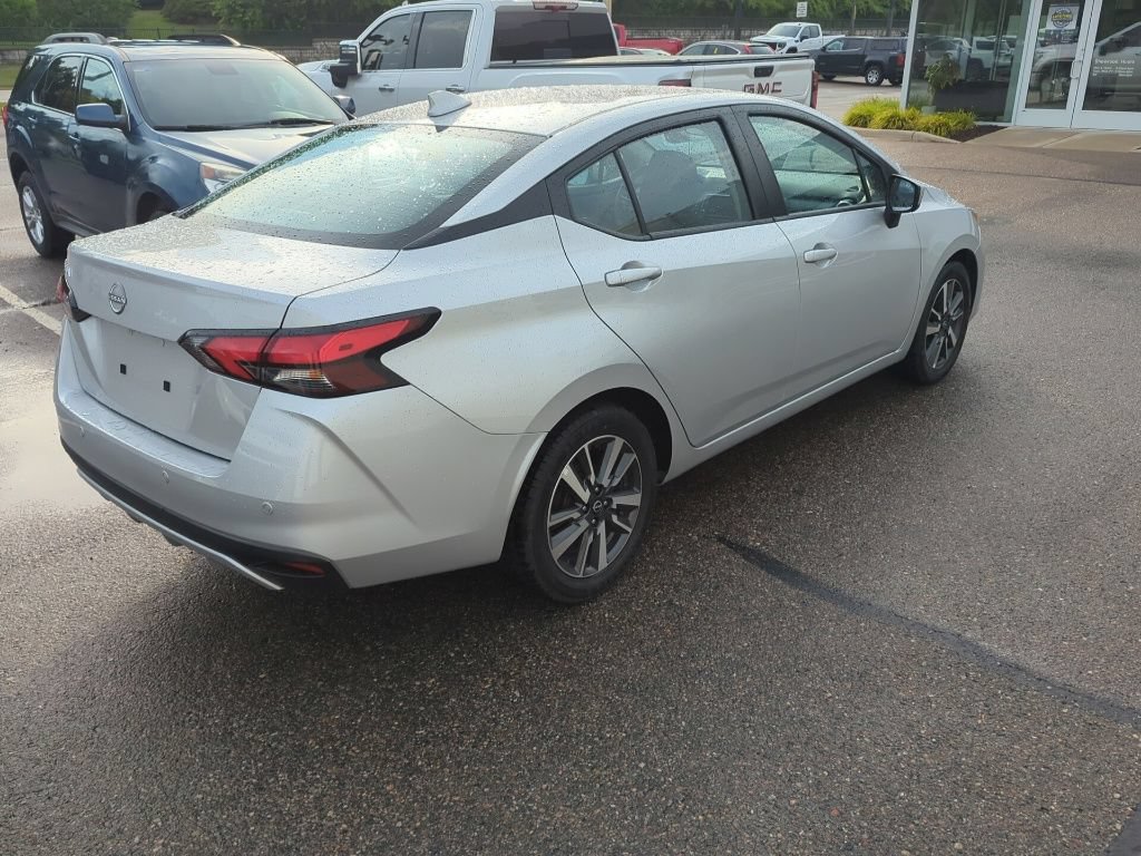 Used 2025 Nissan Versa SV FWD image 2