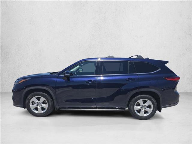 Used 2022 Toyota Highlander LE FWD image 9