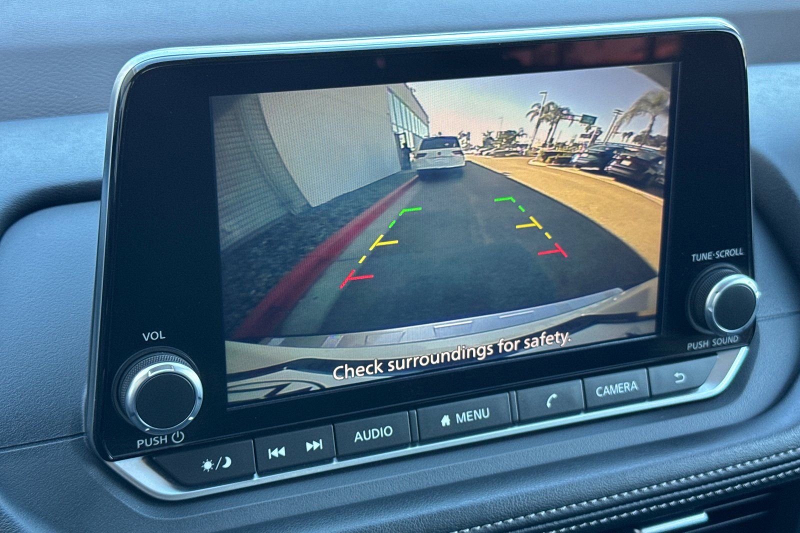 Used 2023 Nissan Rogue SV image 18