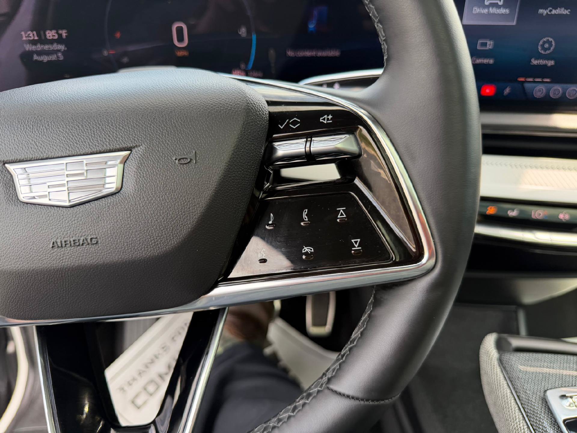 Certified 2025 Cadillac Optiq Luxury 1 AWD/4WD image 24