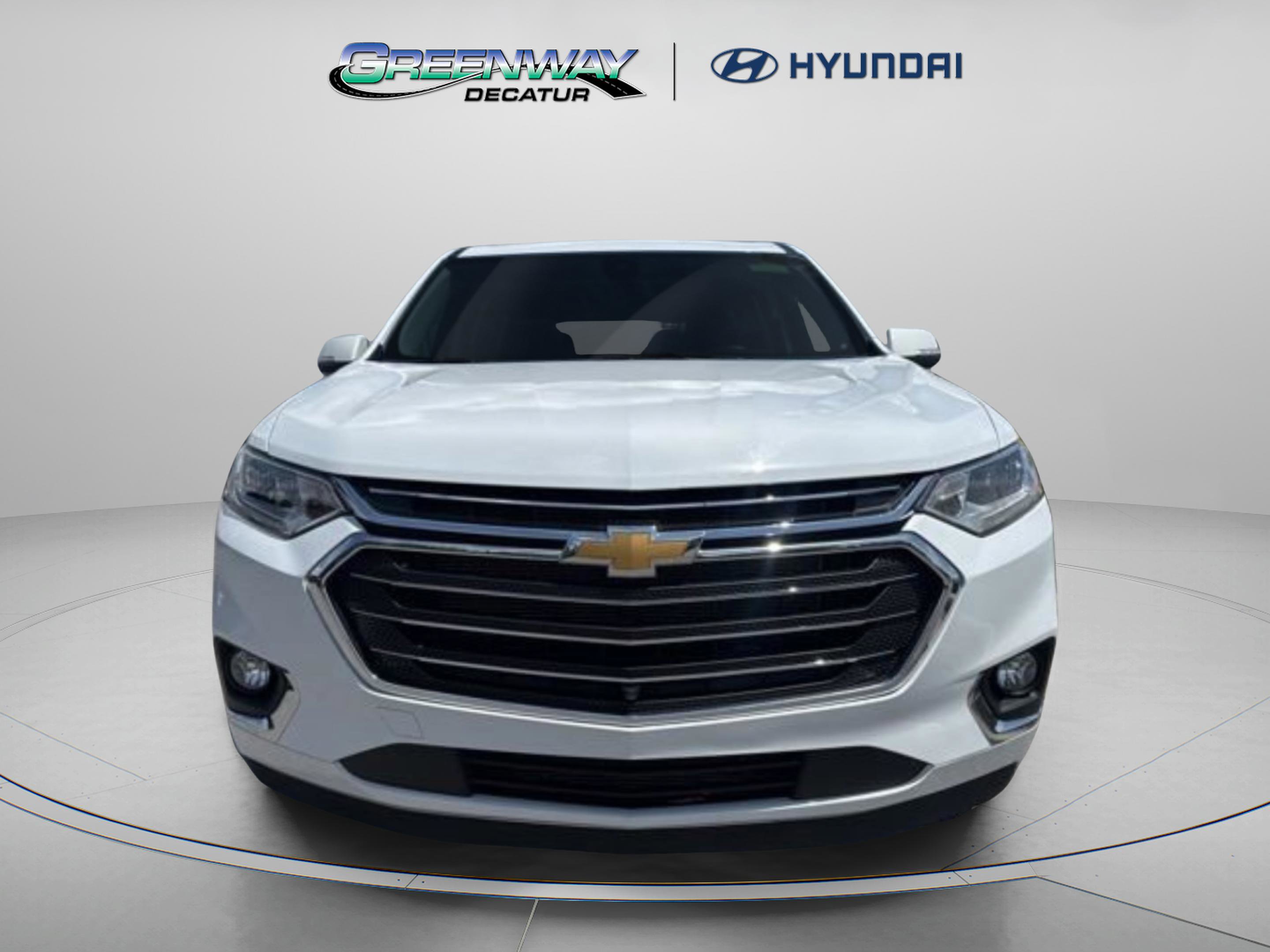Used 2021 Chevrolet Traverse Premier FWD image 2