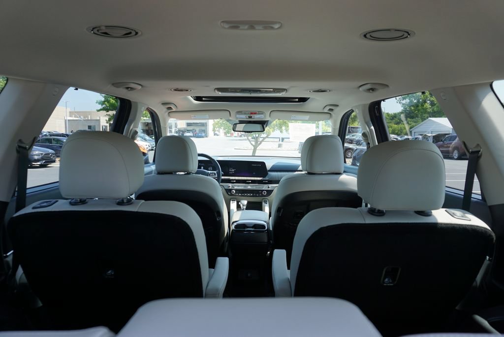 Used 2025 Kia Telluride EX w/ EX Captain's Chair Package FWD image 21