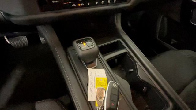Used 2024 Nissan Pathfinder S AWD/4WD image 28