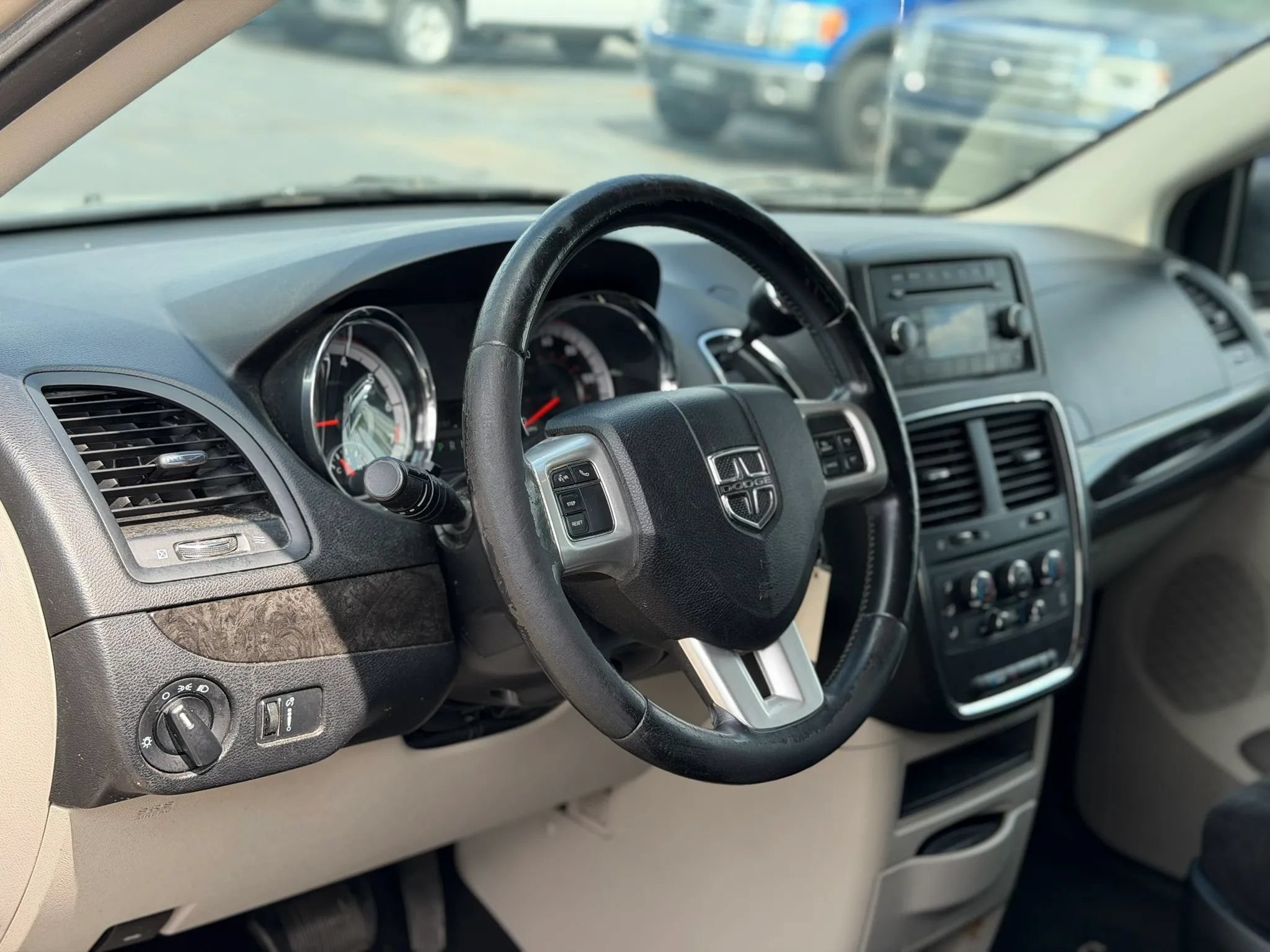 Used 2013 Dodge Grand Caravan SE FWD image 9