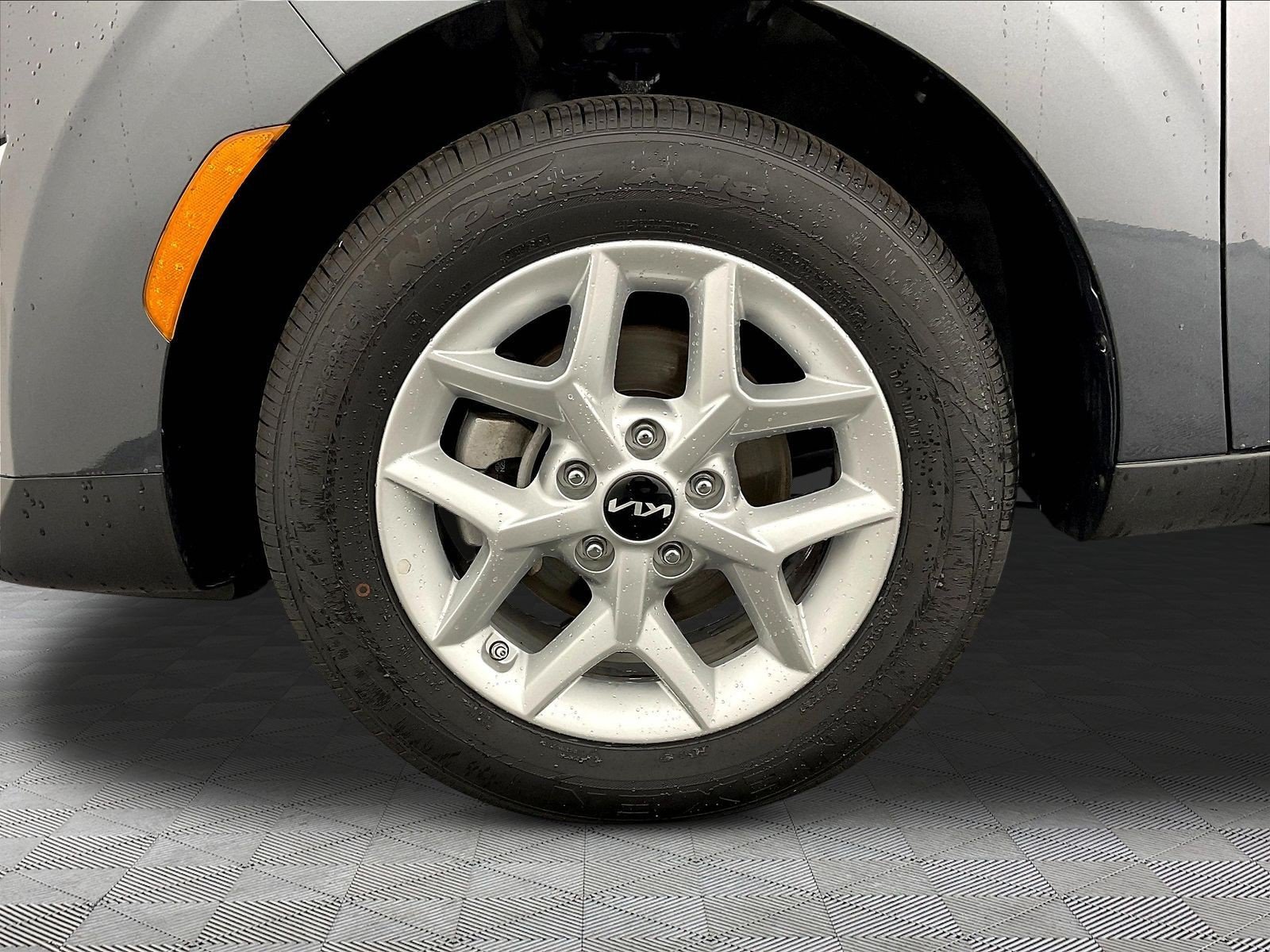 Used 2025 Kia Soul LX w/ LX Technology Package FWD image 31