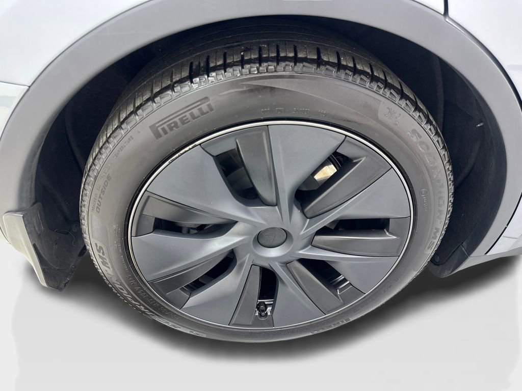 Used 2024 Tesla Model Y Long Range AWD/4WD image 84