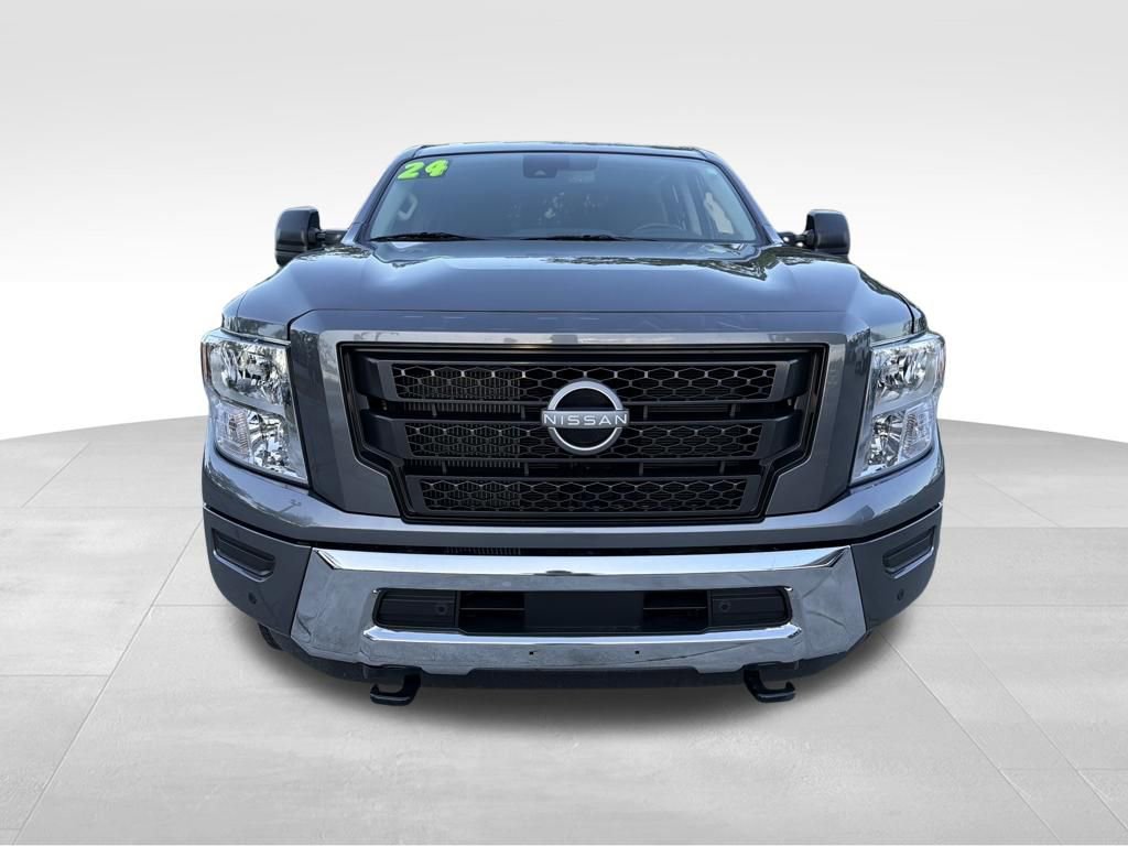 Used 2024 Nissan Titan SV w/ SV Convenience Package image 29