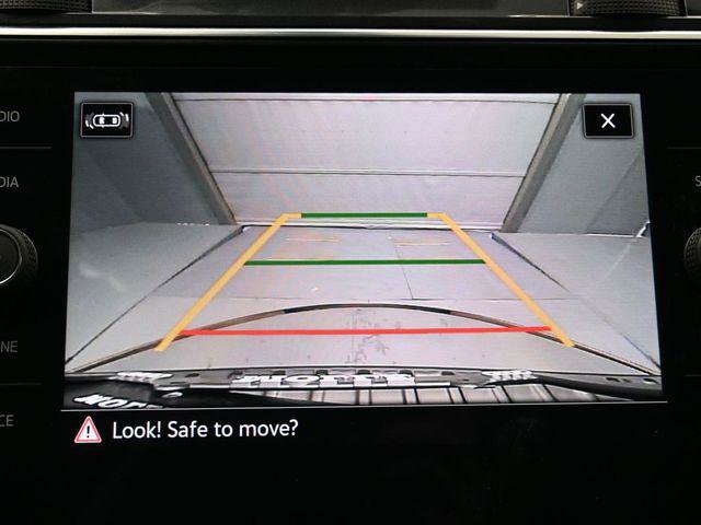 Used 2022 Volkswagen Tiguan SE R-Line image 21