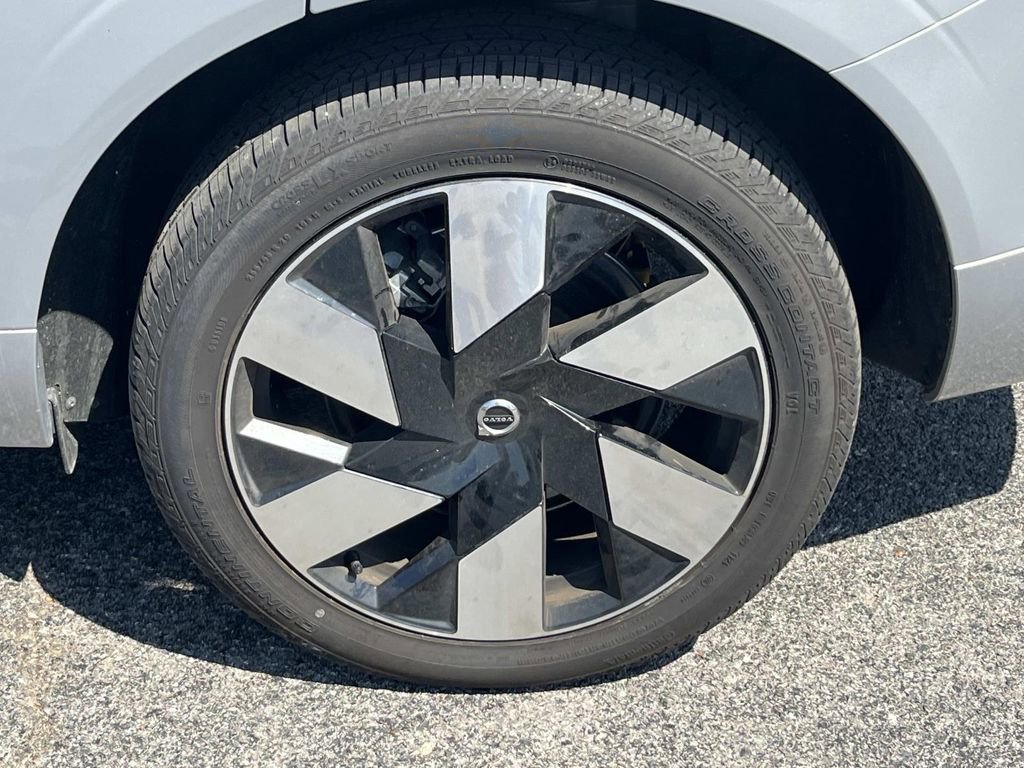 Certified 2025 Volvo XC60 T8 Plus w/ Protection Package Premier image 11