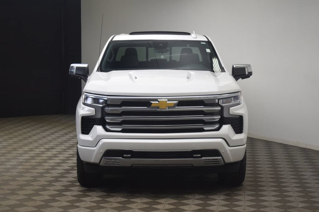 Used 2025 Chevrolet Silverado 1500 High Country w/ Technology Package AWD/4WD image 24