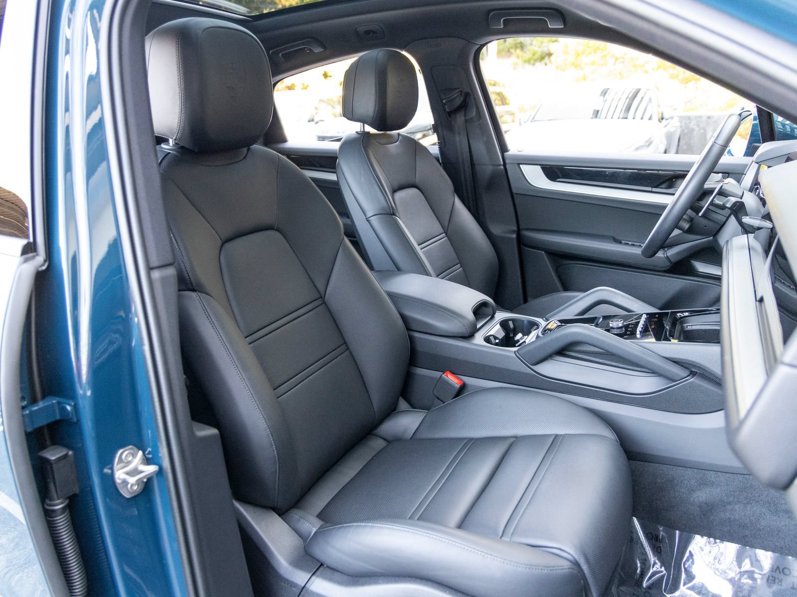 Certified 2026 Porsche Cayenne Coupe AWD/4WD image 67