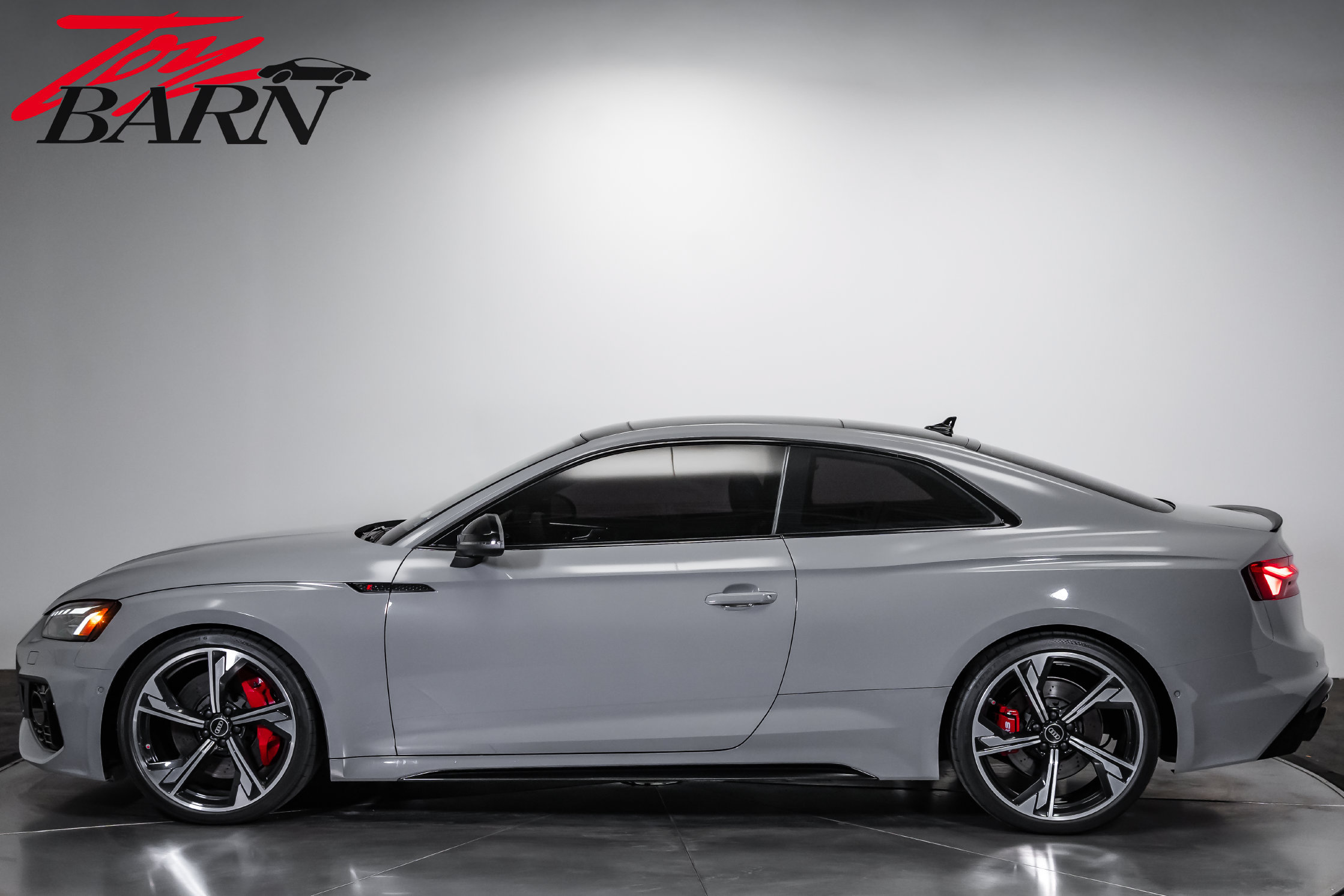 Used 2022 Audi RS 5 AWD/4WD image 2