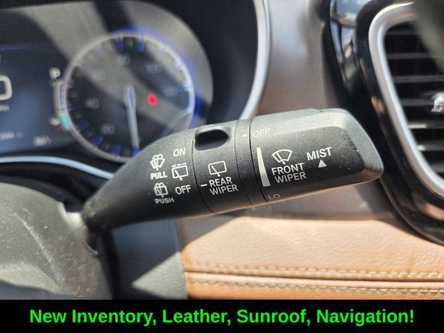 Certified 2018 Chrysler Pacifica Limited FWD image 31