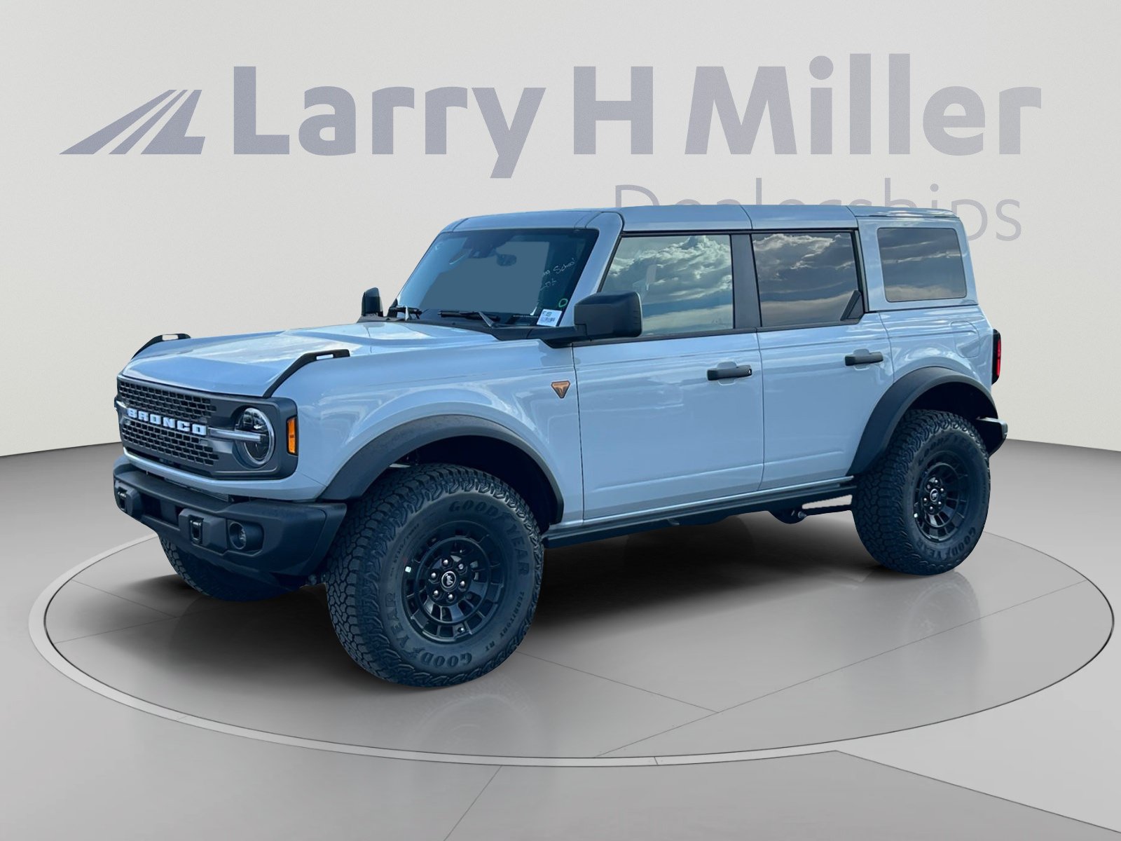 New 2026 Ford Bronco Badlands w/ Sasquatch Package
