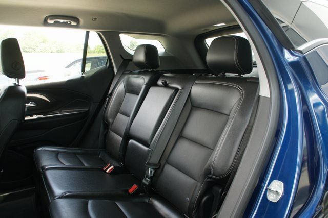 Used 2023 GMC Terrain SLT FWD image 25