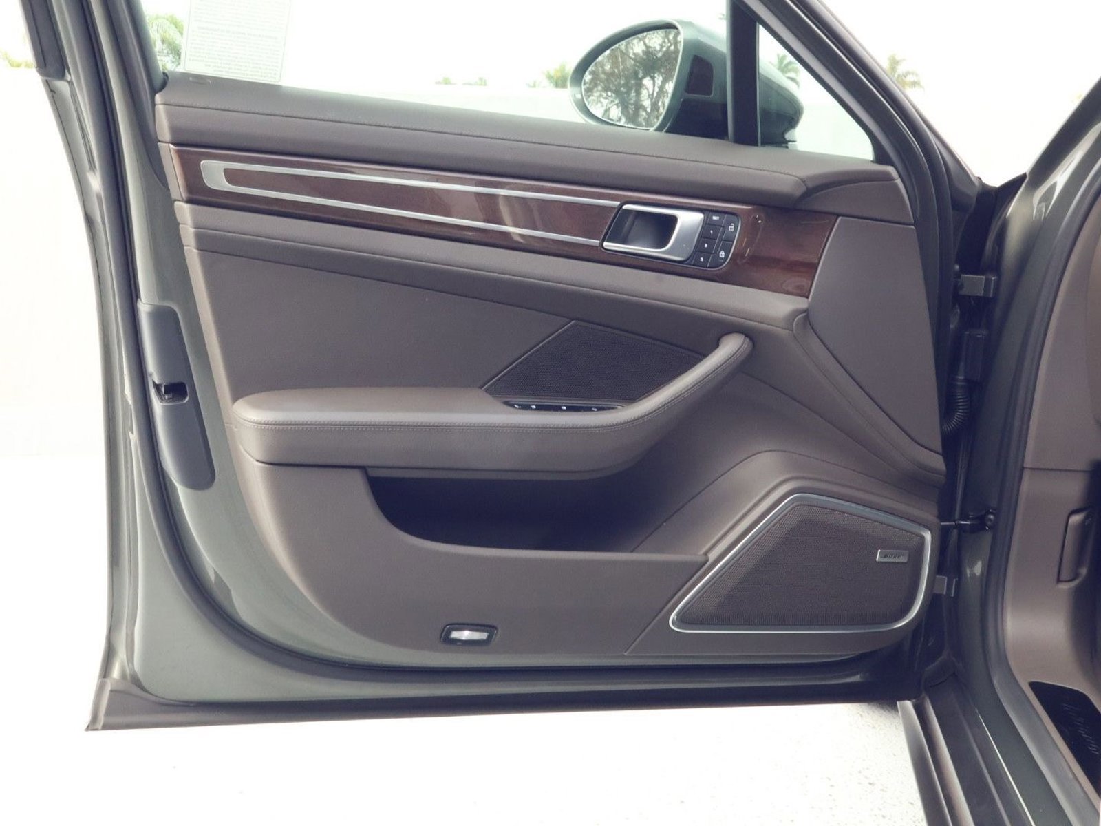 Certified 2023 Porsche Panamera Platinum Edition image 13