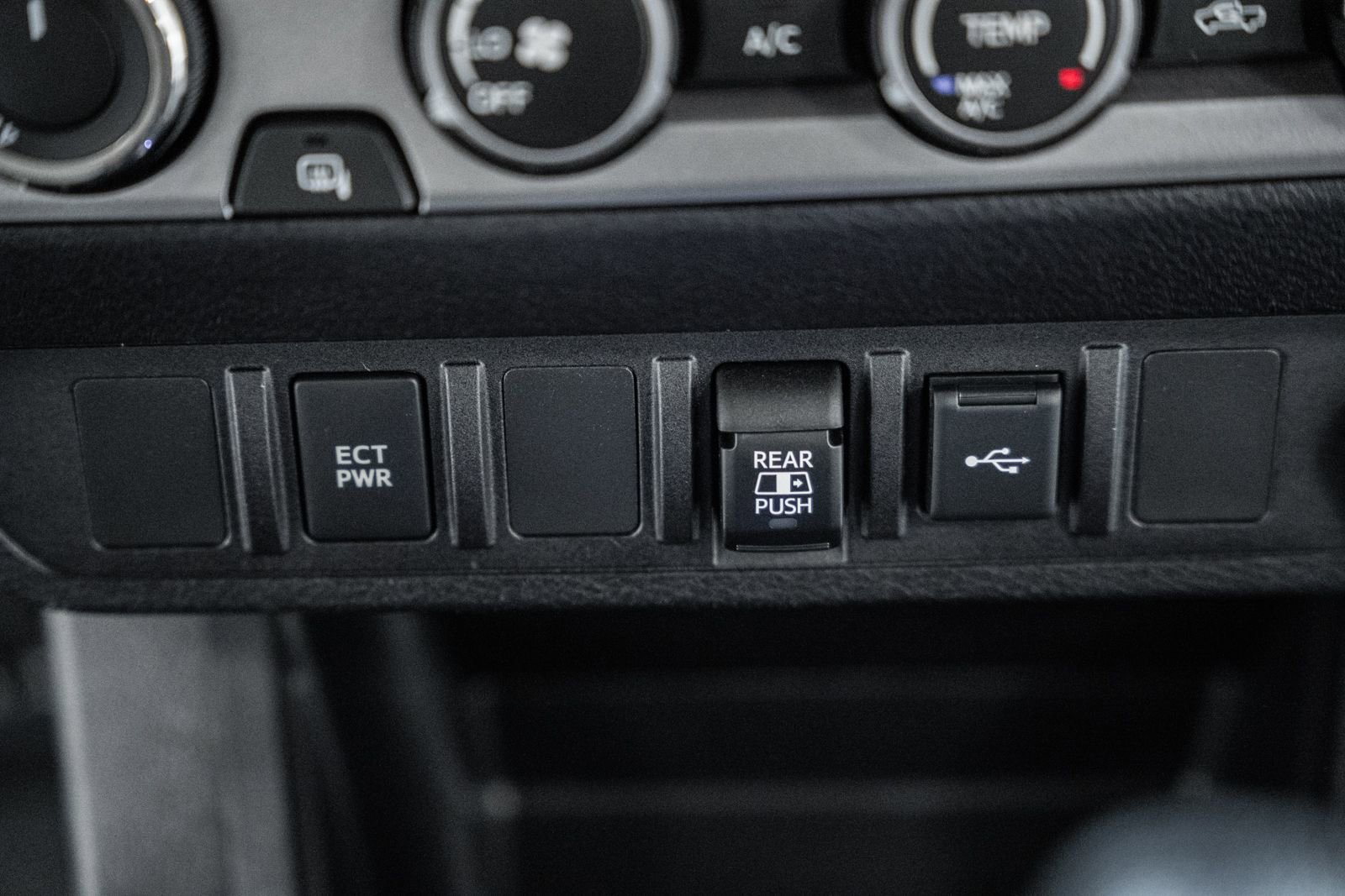 Used 2020 Toyota Tacoma SR5 image 31