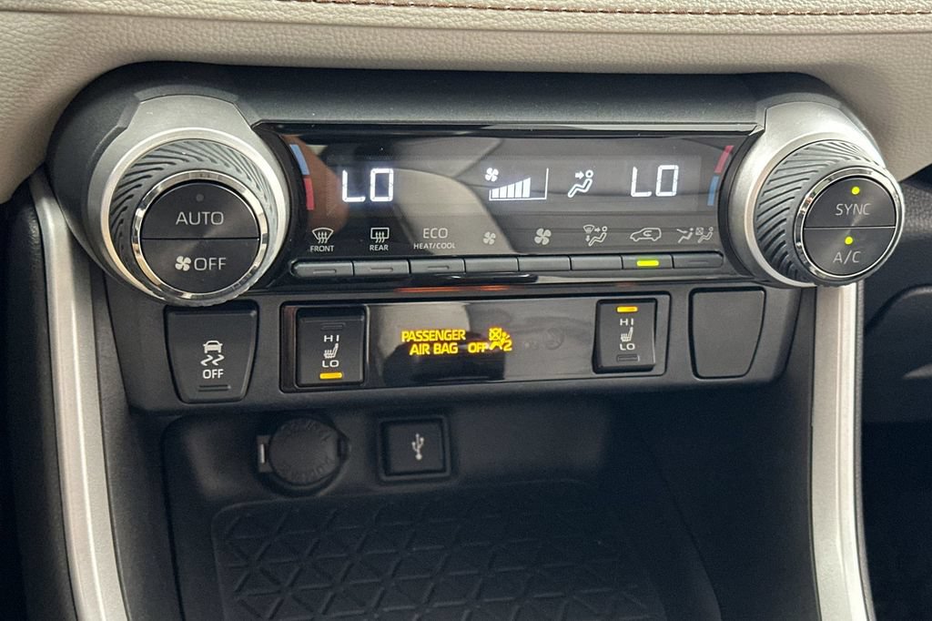 Used 2021 Toyota RAV4 XLE Premium AWD/4WD image 25