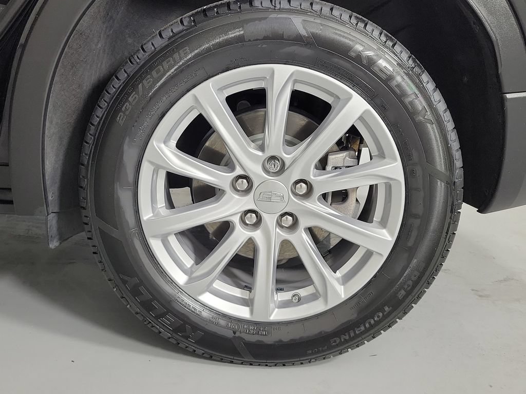 Used 2023 Cadillac XT4 Luxury w/ Cold Weather Package FWD image 10