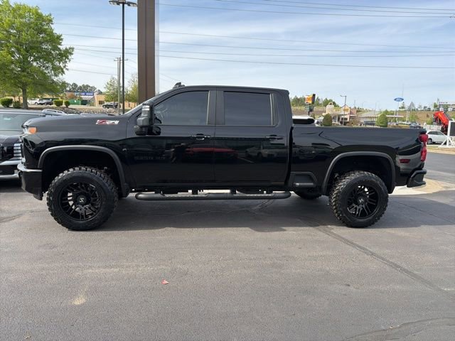Used 2022 Chevrolet Silverado 2500 LT w/ Midnight Edition AWD/4WD image 4