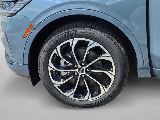 New 2026 Lincoln Nautilus Reserve AWD/4WD image 16
