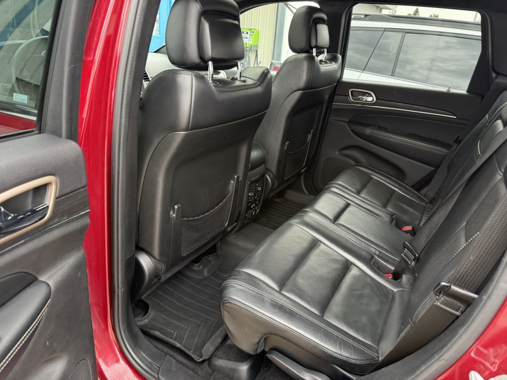 Used 2015 Jeep Grand Cherokee Limited w/ Luxury Group II AWD/4WD image 11