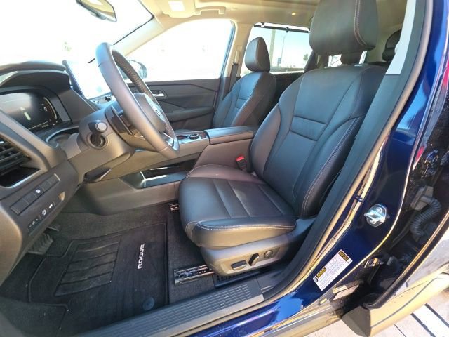 Used 2024 Nissan Rogue SL w/ SL Premium Package image 13