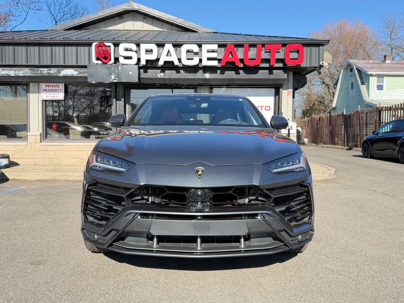 Used 2019 Lamborghini Urus image 2