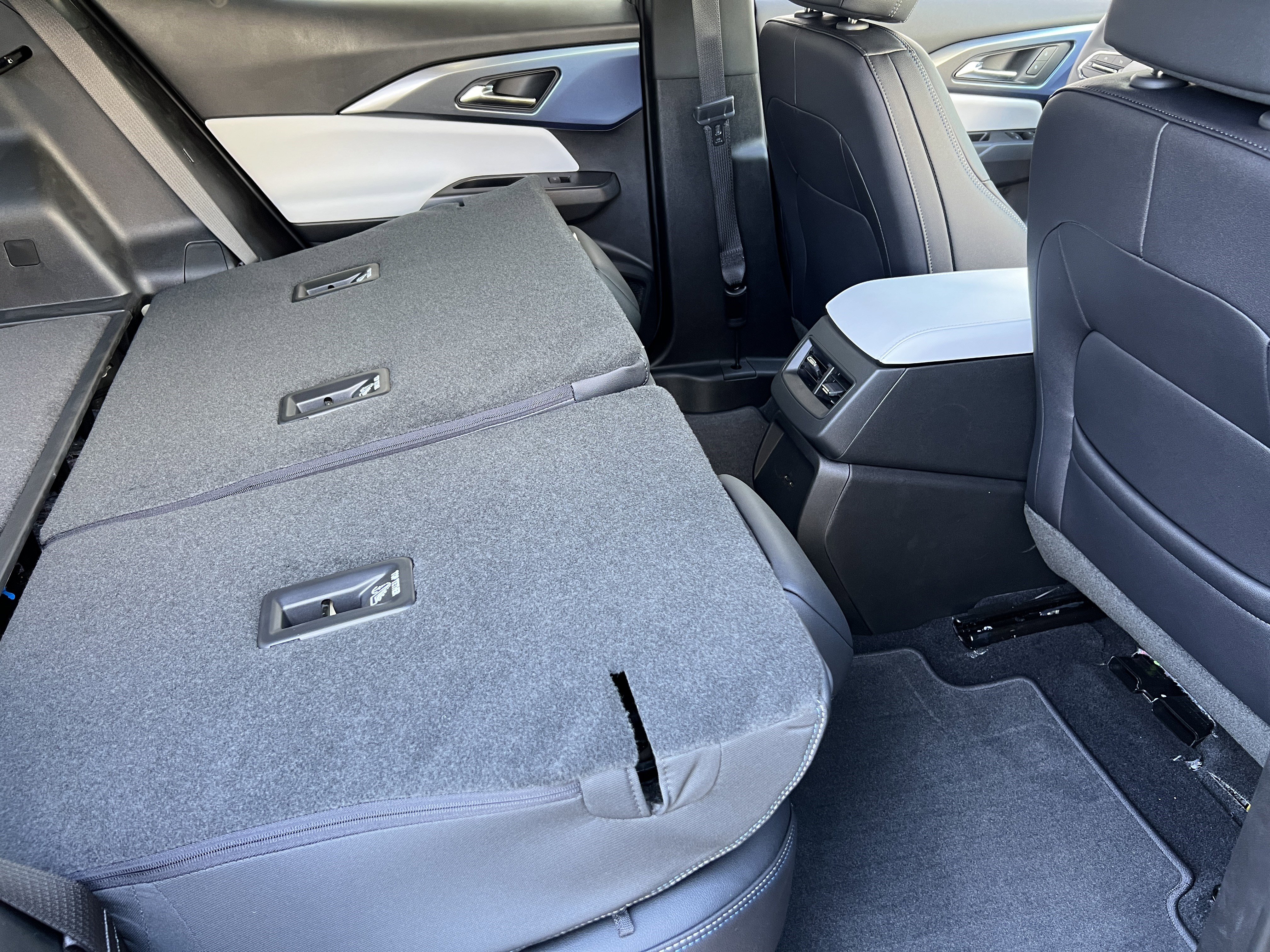 New 2026 Chevrolet Equinox EV LT FWD image 22