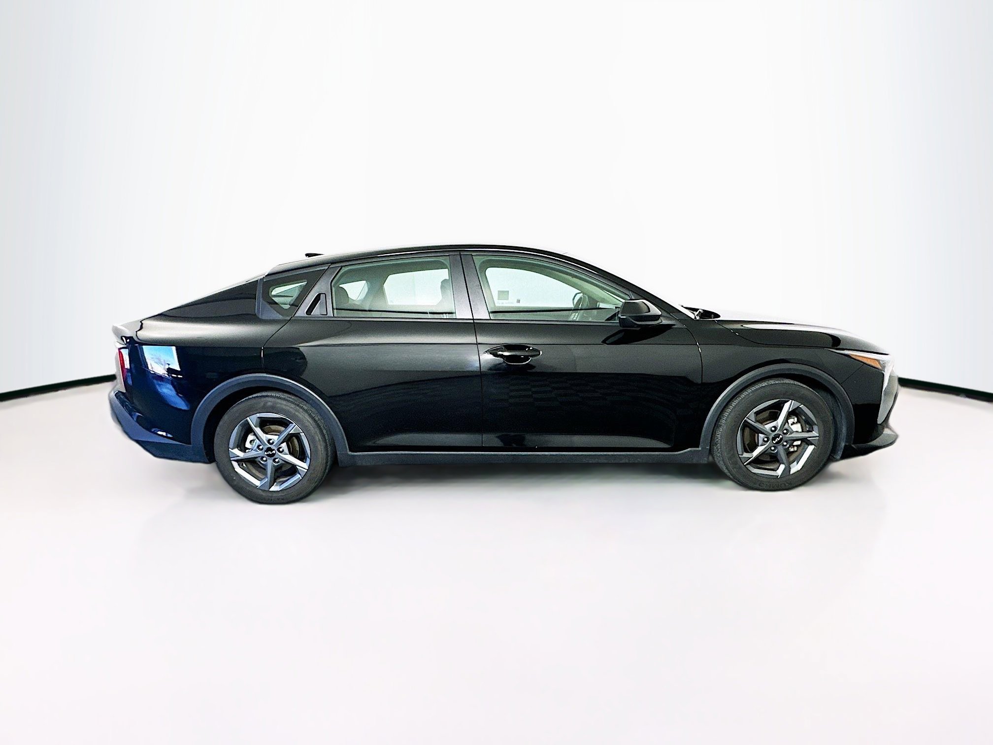 Used 2025 Kia K4 LXS image 10