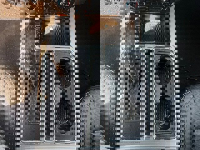 Used 2018 Ford F150 Lariat w/ Equipment Group 502A Luxury image 10