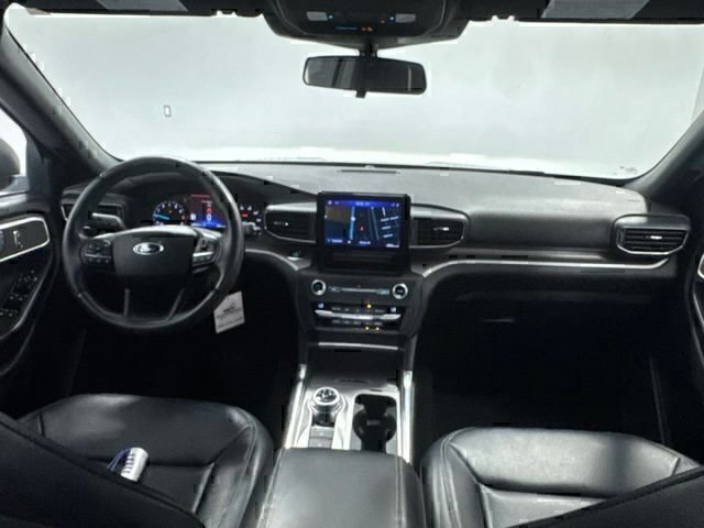 Used 2020 Ford Explorer XLT w/ Equipment Group 202A RWD image 21