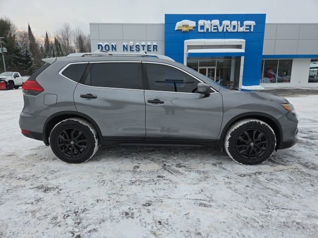 Used 2017 Nissan Rogue SV image 25