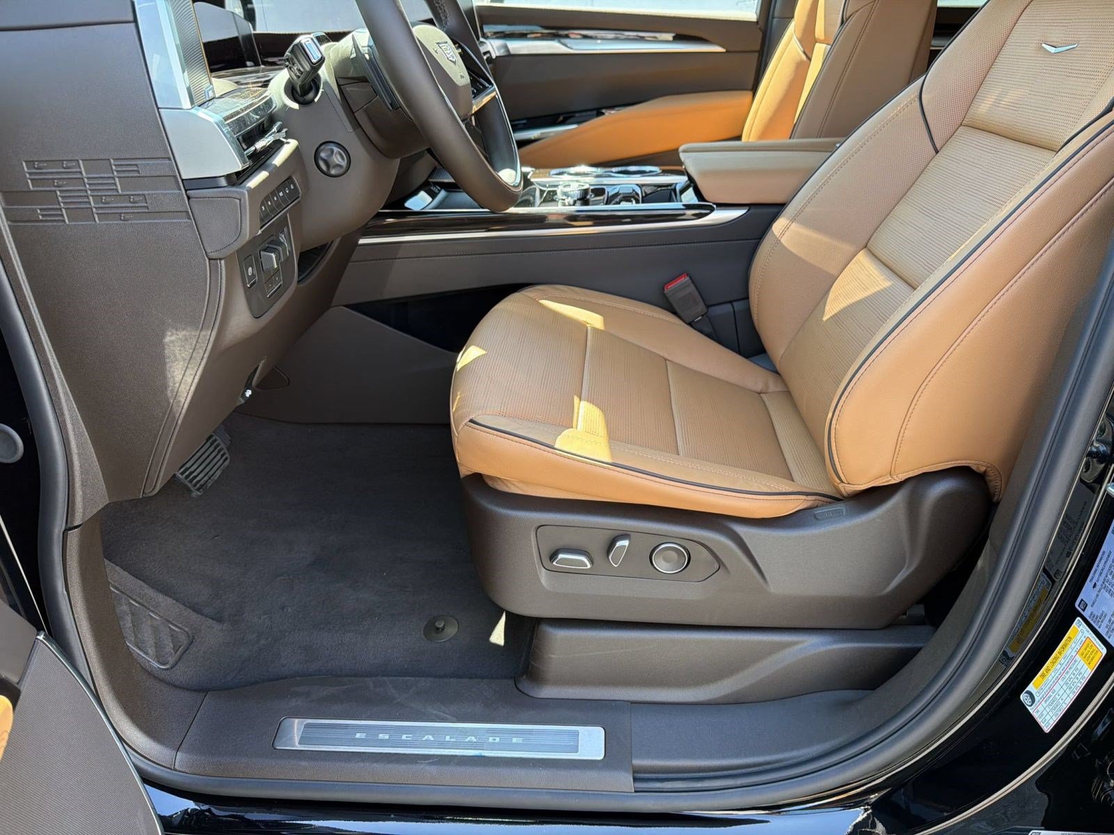 New 2026 Cadillac Escalade Luxury w/ Touring Package AWD/4WD image 4