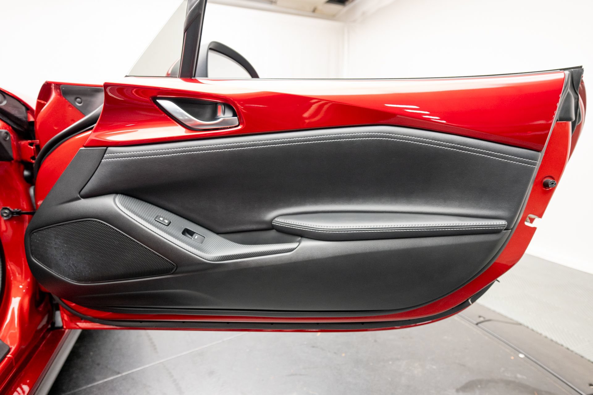 Used 2024 MAZDA MX-5 Miata RF Grand Touring RWD image 26