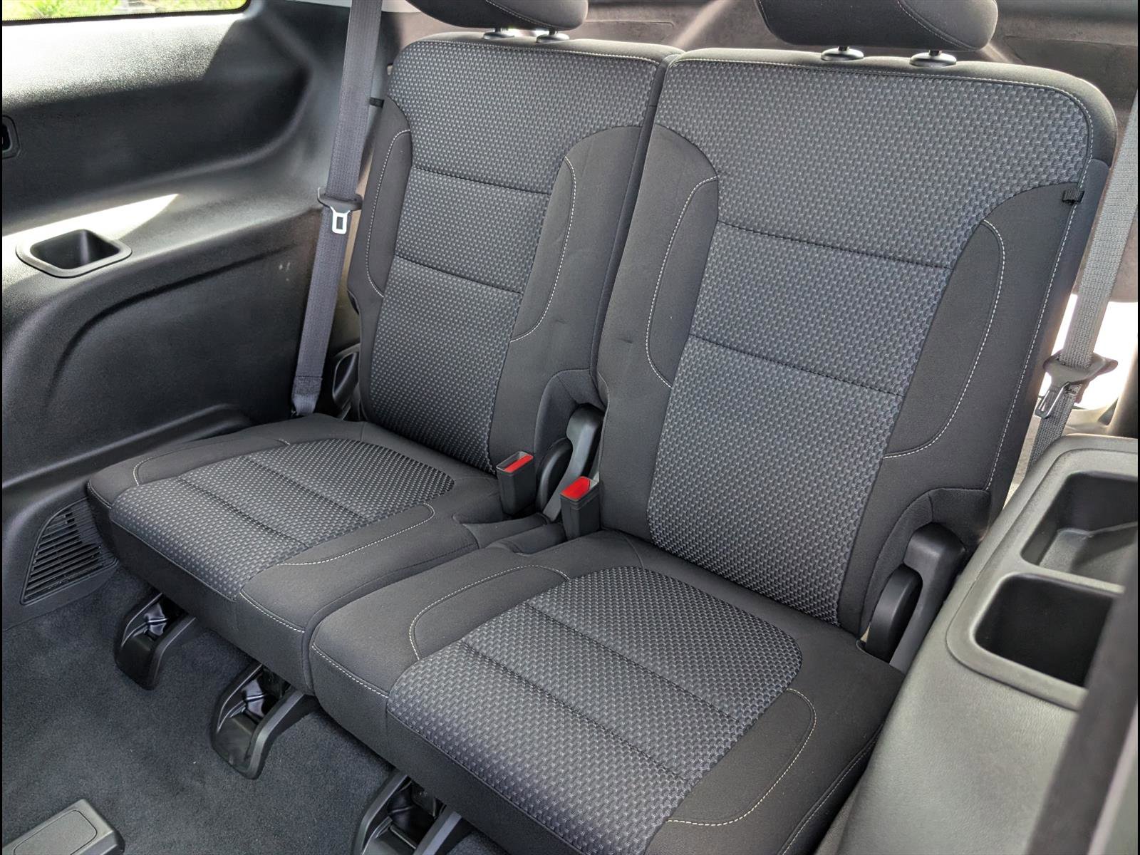 Used 2022 GMC Acadia SLE w/ Driver Convenience Package image 16