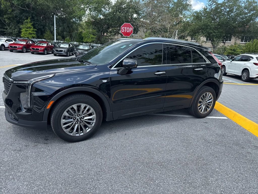 Used 2024 Cadillac XT4 Premium Luxury FWD image 12