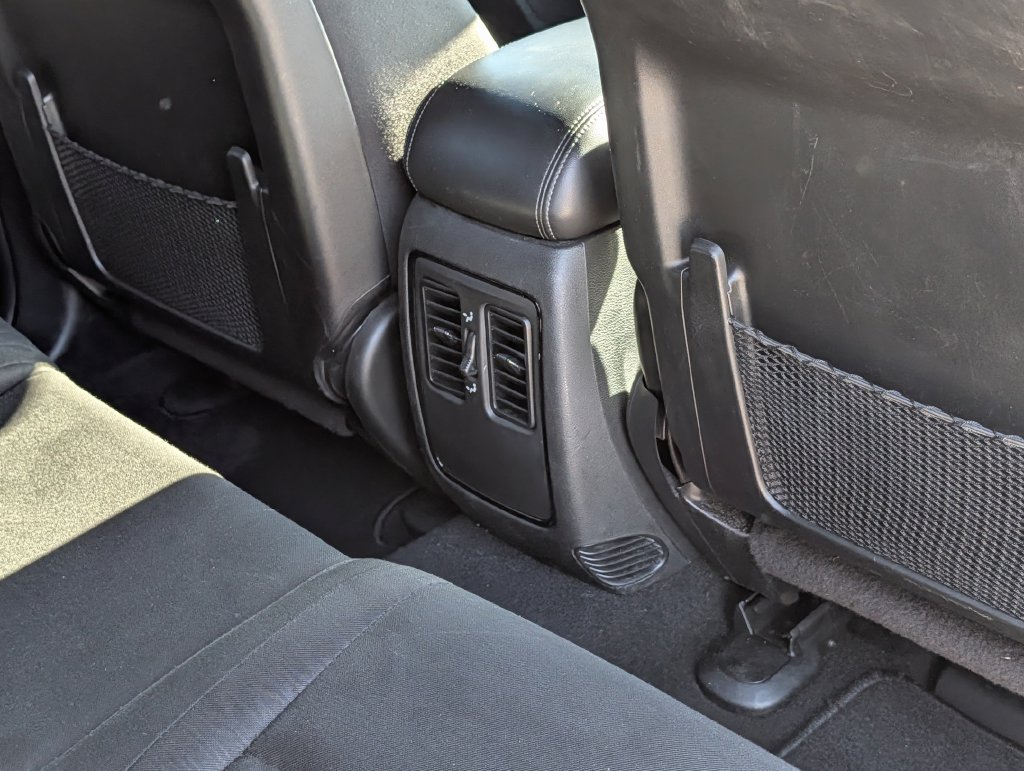 Used 2024 Dodge Durango SXT w/ 3rd Row Seating Group AWD/4WD image 31